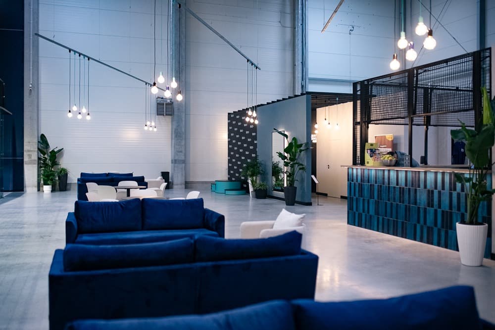 Widok na nowoczesny klub i korty Baza Padel Club